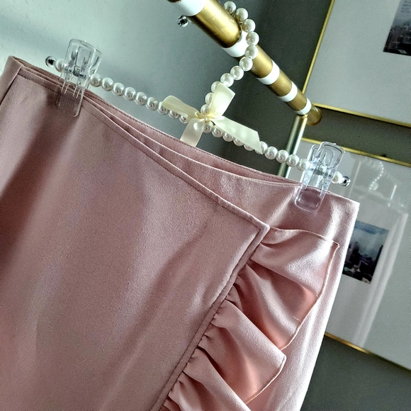 🥳 Pencil Skirt - Picture 3 of 3